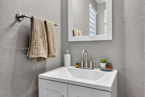 Adosado en venta en Miramar, Florida, 3 dormitorios, 114.73 m2 № 1966904 - foto 12