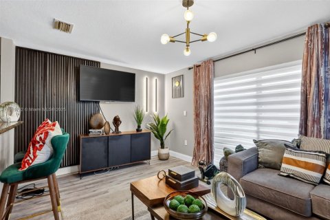 Adosado en venta en Miramar, Florida, 3 dormitorios, 114.73 m2 № 1966904 - foto 17