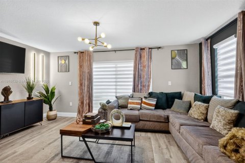 Adosado en venta en Miramar, Florida, 3 dormitorios, 114.73 m2 № 1966904 - foto 16