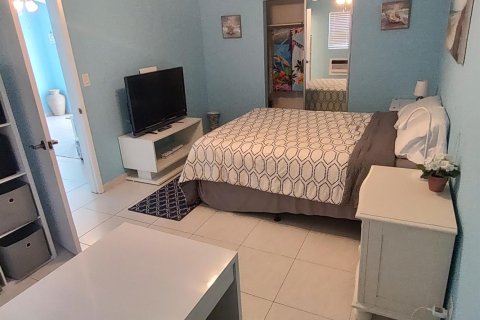 Снять в аренду кондоминиум в Помпано-Бич, Флорида 3 комнаты, 44.41м2, № 2146018 - фото 9