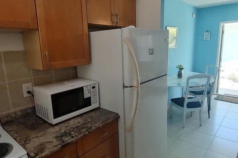 Снять в аренду кондоминиум в Помпано-Бич, Флорида 3 комнаты, 44.41м2, № 2146018 - фото 6