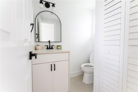 House in Saint Petersburg, Florida 3 bedrooms, 80.64 sq.m. № 1919852 - photo 25
