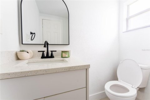 House in Saint Petersburg, Florida 3 bedrooms, 80.64 sq.m. № 1919852 - photo 26
