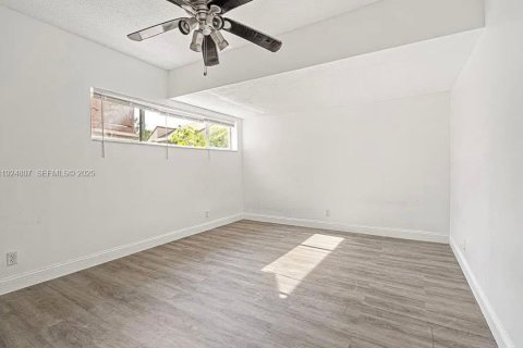 Снять в аренду таунхаус в Плантация, Флорида 3 спальни, 164.44м2, № 2035035 - фото 9