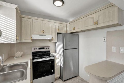 Copropriété à louer à Hollywood, Floride: 1 chambre, 62.99 m2 № 1942047 - photo 15