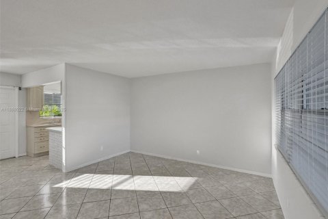 Copropriété à louer à Hollywood, Floride: 1 chambre, 62.99 m2 № 1942047 - photo 8