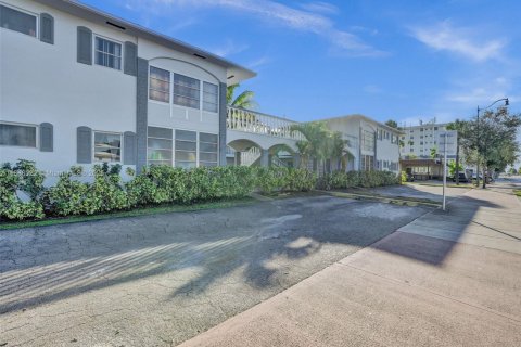 Copropriété à louer à Hollywood, Floride: 1 chambre, 62.99 m2 № 1942047 - photo 3