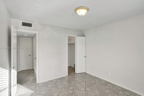 Copropriété à louer à Hollywood, Floride: 1 chambre, 62.99 m2 № 1942047 - photo 24