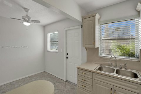 Copropriété à louer à Hollywood, Floride: 1 chambre, 62.99 m2 № 1942047 - photo 18