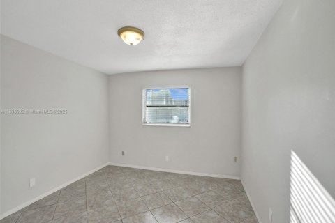 Copropriété à louer à Hollywood, Floride: 1 chambre, 62.99 m2 № 1942047 - photo 23