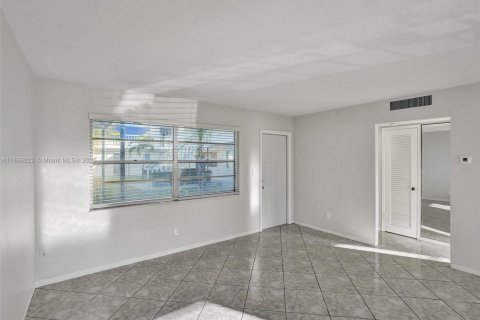 Copropriété à louer à Hollywood, Floride: 1 chambre, 62.99 m2 № 1942047 - photo 10