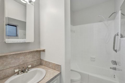 Copropriété à louer à Hollywood, Floride: 1 chambre, 62.99 m2 № 1942047 - photo 21