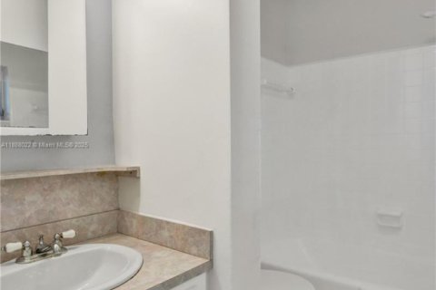 Copropriété à louer à Hollywood, Floride: 1 chambre, 62.99 m2 № 1942047 - photo 22