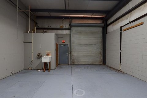 Immobilier commercial à louer à Sanford, Floride: 133.78 m2 № 2103208 - photo 7