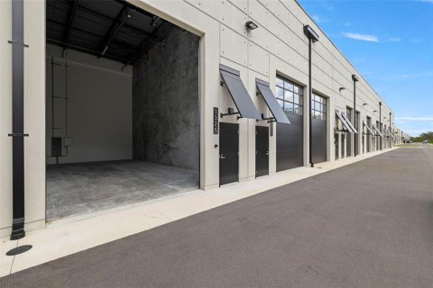 Commercial property in Tampa, Florida 76.18 sq.m. № 1434356 - photo 9
