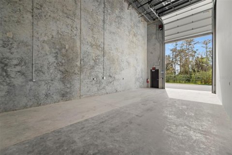 Commercial property in Tampa, Florida 76.18 sq.m. № 1434356 - photo 11