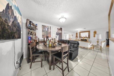 Villa ou maison à vendre à Miramar, Floride: 3 chambres, 164.62 m2 № 2426806 - photo 9