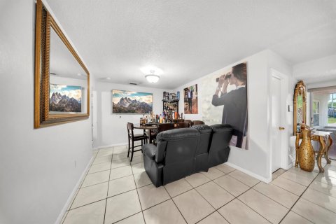 Villa ou maison à vendre à Miramar, Floride: 3 chambres, 164.62 m2 № 2426806 - photo 7