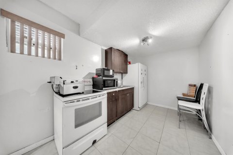 Villa ou maison à vendre à Miramar, Floride: 3 chambres, 164.62 m2 № 2426806 - photo 27