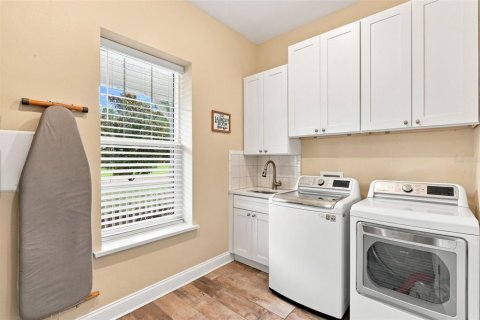 House in Lake Helen, Florida 3 bedrooms, 324.14 sq.m. № 2361419 - photo 28