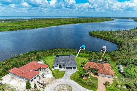 Casa en venta en Port Charlotte, Florida, 3 dormitorios, 224.45 m2 № 1266668 - foto 2