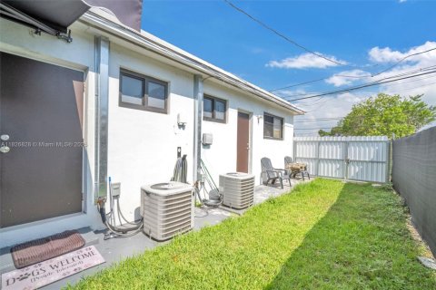 Propiedad comercial en venta en Miami, Florida, 192.68 m2 № 1806347 - foto 11