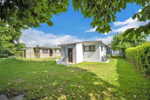 Propiedad comercial en venta en Miami, Florida, 192.68 m2 № 1806347 - foto 6