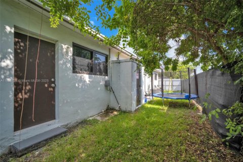 Propiedad comercial en venta en Miami, Florida, 192.68 m2 № 1806347 - foto 10