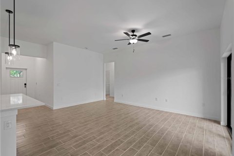 House in North Port, Florida 4 bedrooms, 158.86 sq.m. № 1515342 - photo 10