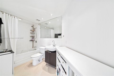 Condominio en venta en Miami, Florida, 1 dormitorio, 82.78 m2 № 1877654 - foto 11