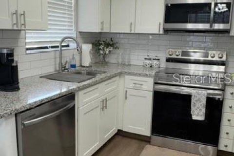 Villa ou maison à vendre à Palmetto, Floride: 2 chambres, 96.25 m2 № 2408561 - photo 11