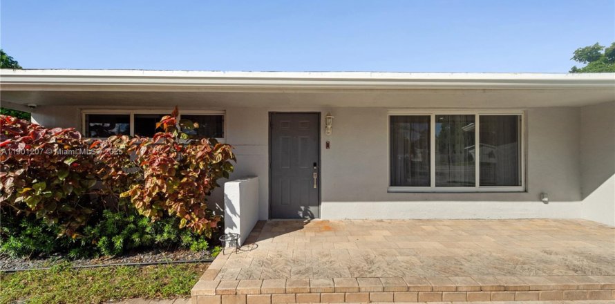 House in Sunrise, Florida 3 bedrooms № 1953895
