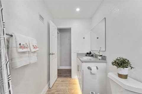 House in Sunrise, Florida 3 bedrooms № 1953895 - photo 13