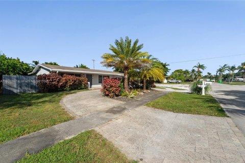 House in Sunrise, Florida 3 bedrooms № 1953895 - photo 4