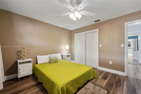 House in Sunrise, Florida 3 bedrooms № 1953895 - photo 8