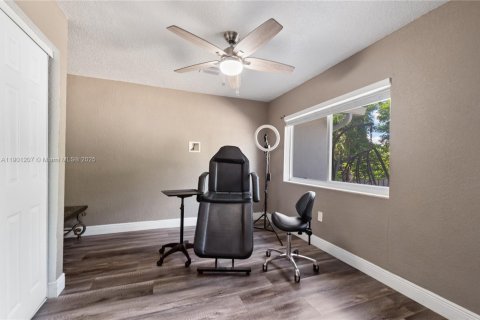 House in Sunrise, Florida 3 bedrooms № 1953895 - photo 19