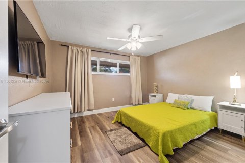 House in Sunrise, Florida 3 bedrooms № 1953895 - photo 7