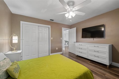House in Sunrise, Florida 3 bedrooms № 1953895 - photo 9