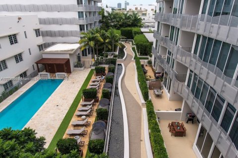 Condo in Miami Beach, Florida, 2 bedrooms  № 1942982 - photo 10