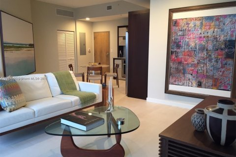 Condo in Miami Beach, Florida, 2 bedrooms  № 1942982 - photo 2