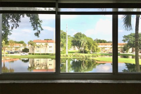 Condominio en alquiler en Pembroke Pines, Florida, 2 dormitorios, 108.7 m2 № 2059839 - foto 15