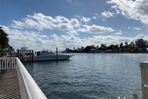 Copropriété à vendre à North Bay Village, Floride: 1 chambre, 75.9 m2 № 2020979 - photo 22