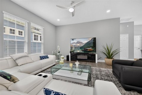 House in Celebration, Florida 3 bedrooms, 135.27 sq.m. № 2235420 - photo 18