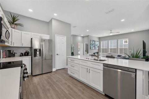 House in Celebration, Florida 3 bedrooms, 135.27 sq.m. № 2235420 - photo 11