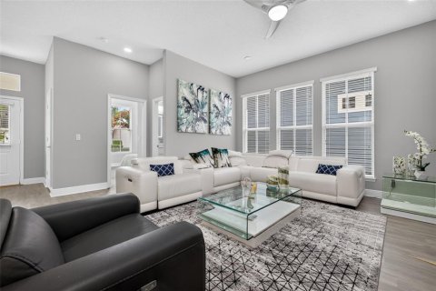 House in Celebration, Florida 3 bedrooms, 135.27 sq.m. № 2235420 - photo 17