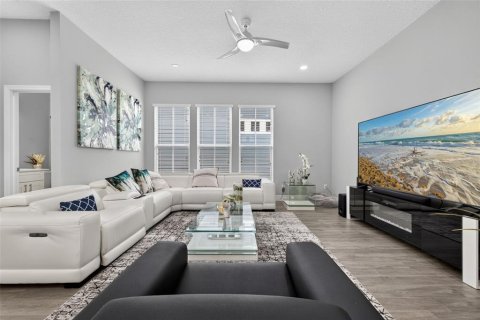 House in Celebration, Florida 3 bedrooms, 135.27 sq.m. № 2235420 - photo 16