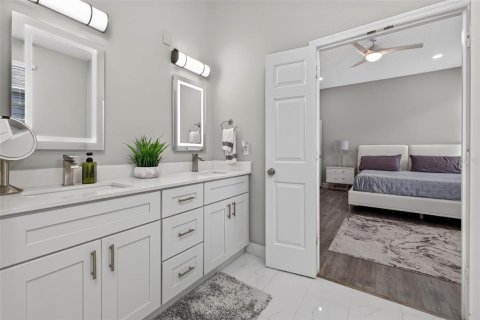 House in Celebration, Florida 3 bedrooms, 135.27 sq.m. № 2235420 - photo 24