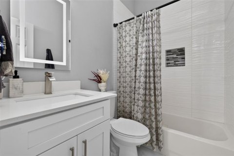 House in Celebration, Florida 3 bedrooms, 135.27 sq.m. № 2235420 - photo 30