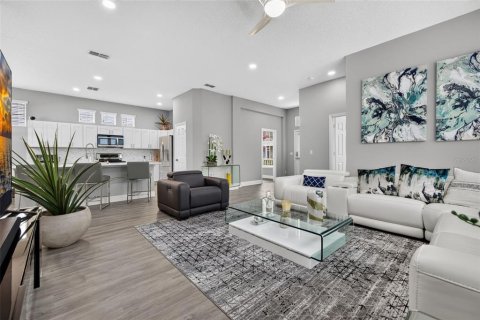House in Celebration, Florida 3 bedrooms, 135.27 sq.m. № 2235420 - photo 19