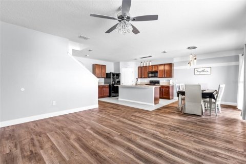 Villa ou maison à vendre à Kissimmee, Floride: 5 chambres, 248.42 m2 № 1717543 - photo 10
